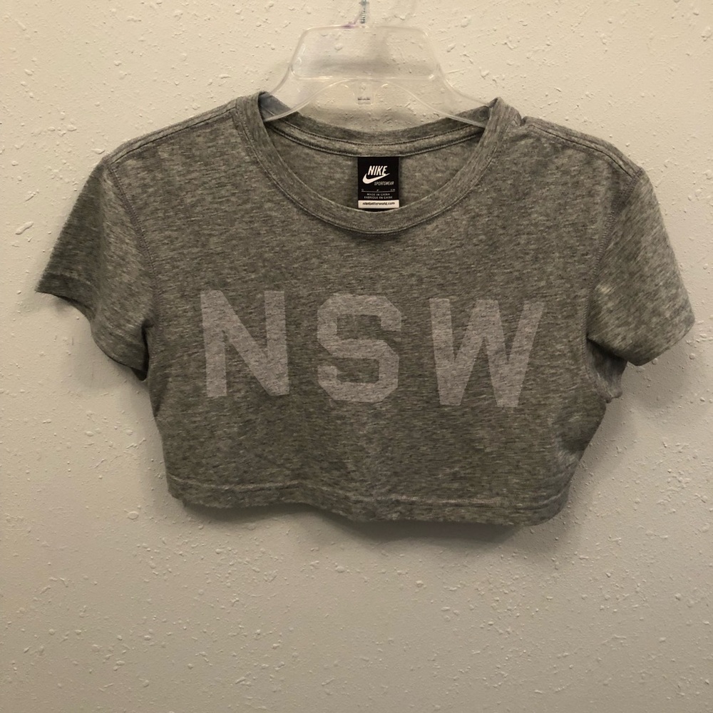 NIKE Cropped Tee
